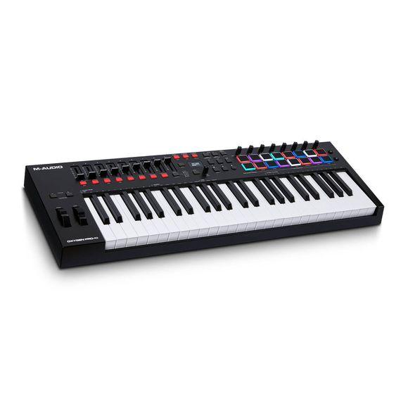 M-Audio Oxygen Pro 49 MIDI keyboard med 49 anslagsfølsomme tangenter og 16 pads